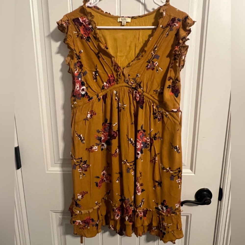 #5874. Kori America Women's Gold Floral Ruffle Sleeve Dress. Size M